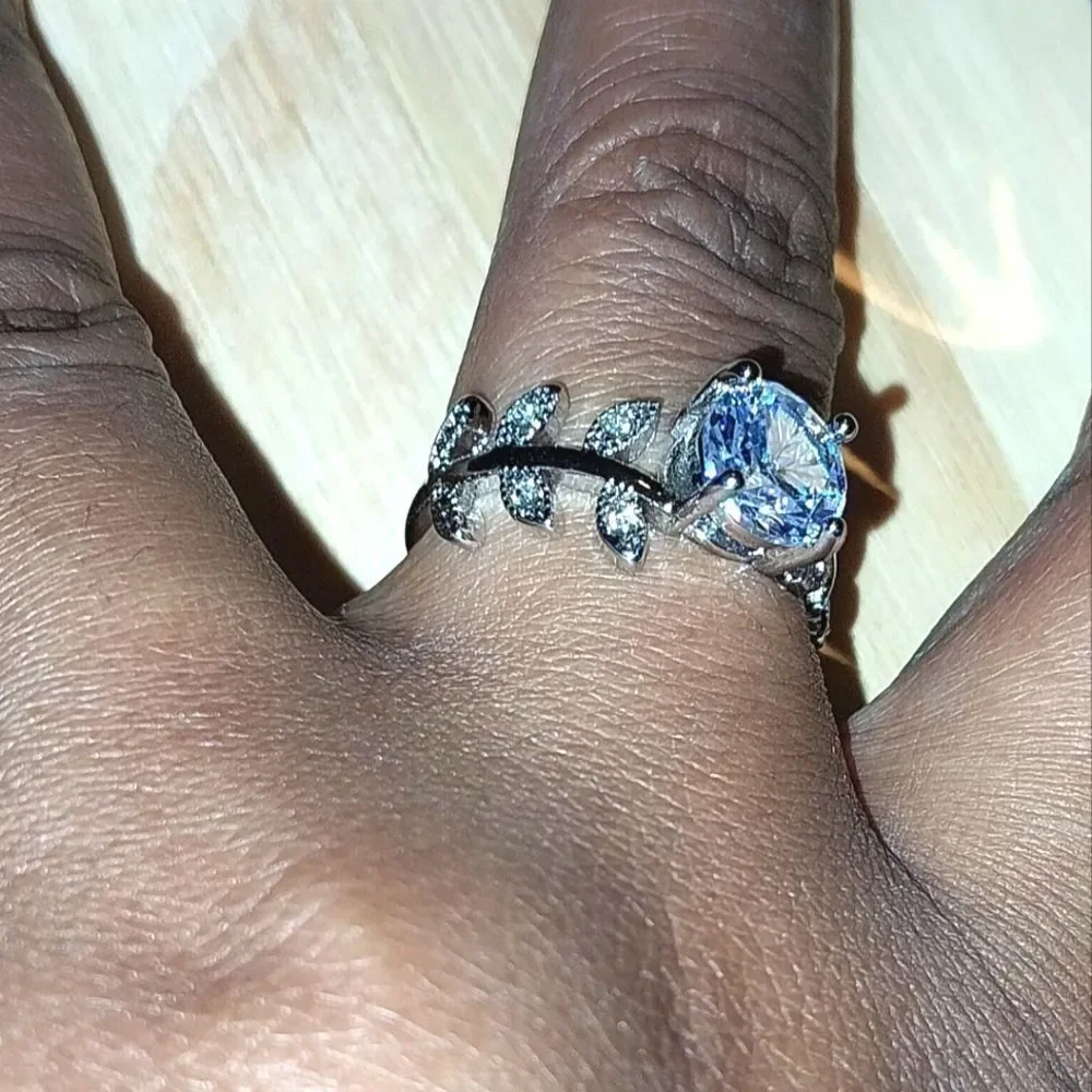 Ladies Graceful Lab Created Diamond Leaf Ring sz 8
